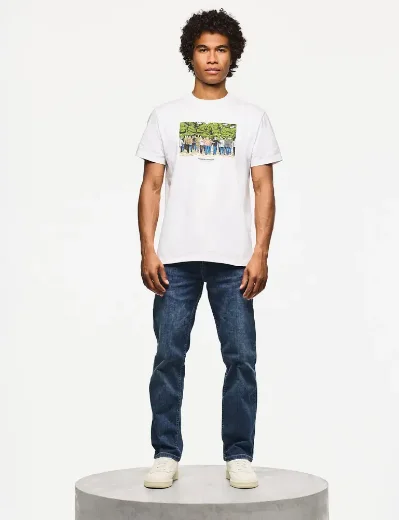 Picture of Weekend Offender GSE Graphic T-shirt | White
